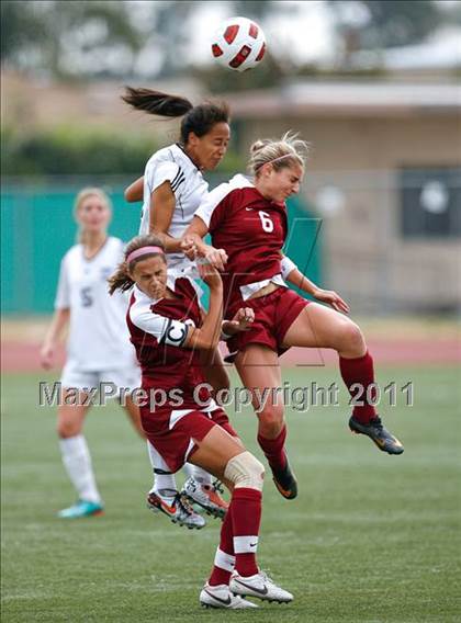 Thumbnail 3 in Flintridge Sacred Heart vs. Oaks Christian (CIF SoCal D3 Regional Final) photogallery.