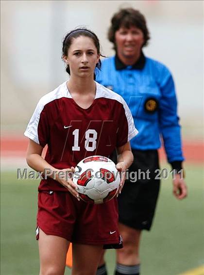 Thumbnail 2 in Flintridge Sacred Heart vs. Oaks Christian (CIF SoCal D3 Regional Final) photogallery.