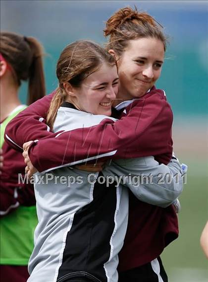 Thumbnail 2 in Flintridge Sacred Heart vs. Oaks Christian (CIF SoCal D3 Regional Final) photogallery.