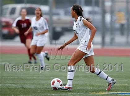 Thumbnail 1 in Flintridge Sacred Heart vs. Oaks Christian (CIF SoCal D3 Regional Final) photogallery.