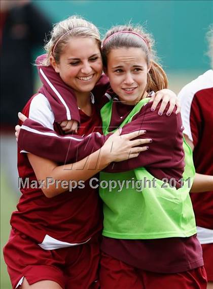 Thumbnail 3 in Flintridge Sacred Heart vs. Oaks Christian (CIF SoCal D3 Regional Final) photogallery.