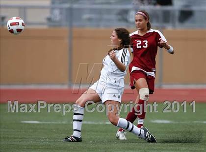 Thumbnail 3 in Flintridge Sacred Heart vs. Oaks Christian (CIF SoCal D3 Regional Final) photogallery.