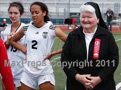 Thumbnail 1 in Flintridge Sacred Heart vs. Oaks Christian (CIF SoCal D3 Regional Final) photogallery.