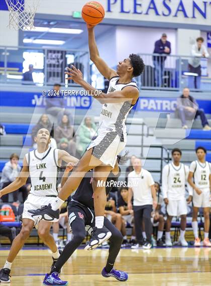 Thumbnail 2 in Veritas Academy vs. Link Academy (5 for the Fight National Hoopfest) photogallery.