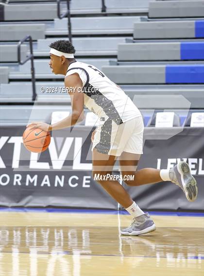 Thumbnail 1 in Veritas Academy vs. Link Academy (5 for the Fight National Hoopfest) photogallery.