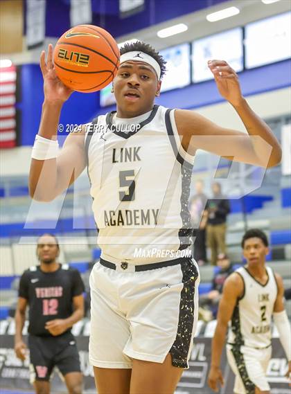 Thumbnail 3 in Veritas Academy vs. Link Academy (5 for the Fight National Hoopfest) photogallery.