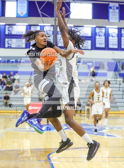 Thumbnail 1 in Veritas Academy vs. Link Academy (5 for the Fight National Hoopfest) photogallery.