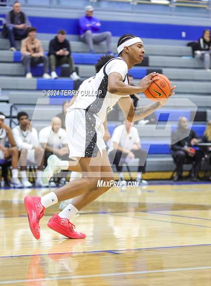 Thumbnail 3 in Veritas Academy vs. Link Academy (5 for the Fight National Hoopfest) photogallery.