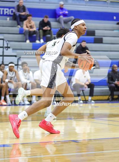 Thumbnail 2 in Veritas Academy vs. Link Academy (5 for the Fight National Hoopfest) photogallery.
