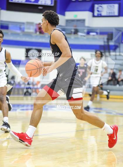 Thumbnail 3 in Veritas Academy vs. Link Academy (5 for the Fight National Hoopfest) photogallery.