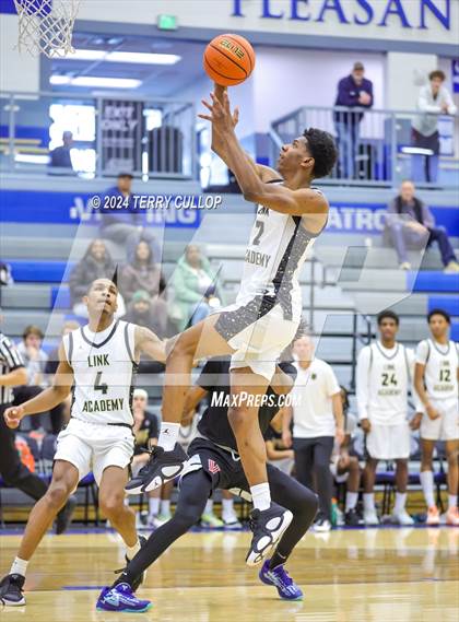 Thumbnail 3 in Veritas Academy vs. Link Academy (5 for the Fight National Hoopfest) photogallery.