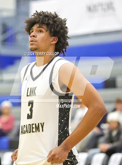 Thumbnail 2 in Veritas Academy vs. Link Academy (5 for the Fight National Hoopfest) photogallery.