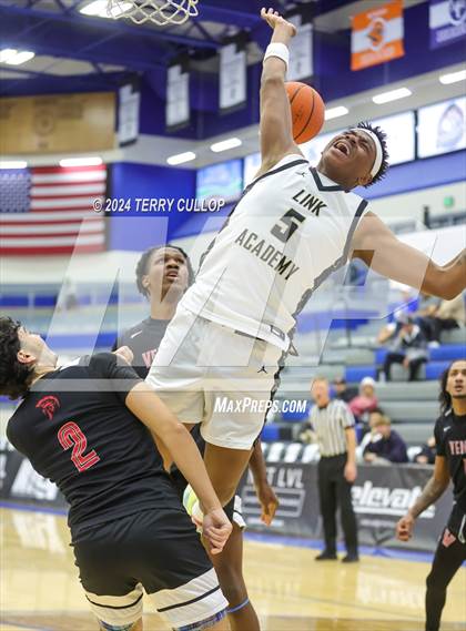 Thumbnail 3 in Veritas Academy vs. Link Academy (5 for the Fight National Hoopfest) photogallery.
