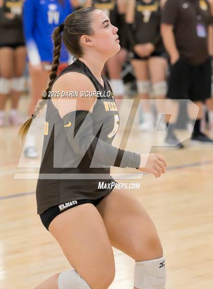 Thumbnail 3 in El Camino vs. Enumclaw (Nike Tournament of Champions – Southwest) photogallery.