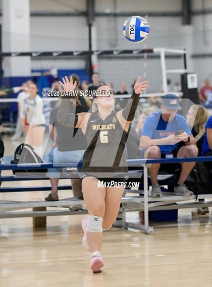 Thumbnail 3 in El Camino vs. Enumclaw (Nike Tournament of Champions – Southwest) photogallery.