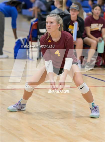 Thumbnail 1 in El Camino vs. Enumclaw (Nike Tournament of Champions – Southwest) photogallery.