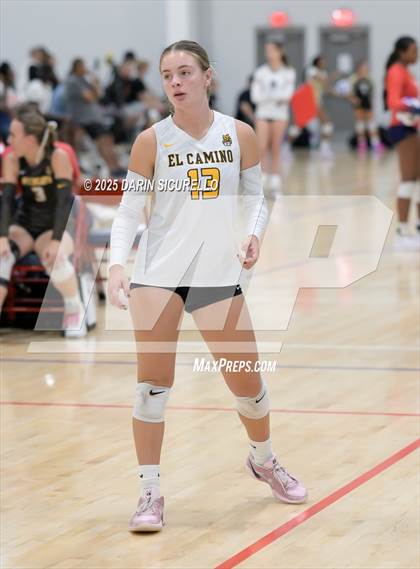 Thumbnail 1 in El Camino vs. Enumclaw (Nike Tournament of Champions – Southwest) photogallery.