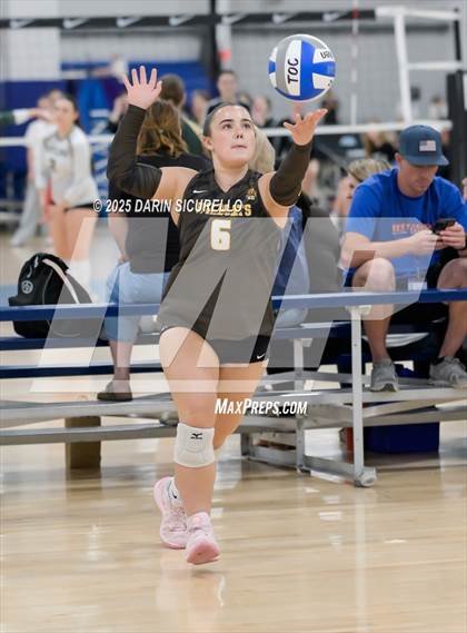 Thumbnail 2 in El Camino vs. Enumclaw (Nike Tournament of Champions – Southwest) photogallery.