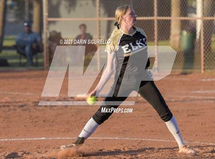 Thumbnail 1 in Pima vs Round Valley (AIA 2A Round 1 Playoff) photogallery.