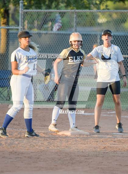 Thumbnail 2 in Pima vs Round Valley (AIA 2A Round 1 Playoff) photogallery.