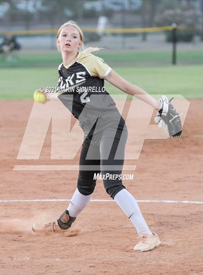 Thumbnail 1 in Pima vs Round Valley (AIA 2A Round 1 Playoff) photogallery.