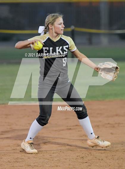 Thumbnail 2 in Pima vs Round Valley (AIA 2A Round 1 Playoff) photogallery.