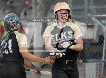 Thumbnail 3 in Pima vs Round Valley (AIA 2A Round 1 Playoff) photogallery.