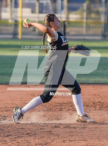 Thumbnail 3 in Pima vs Round Valley (AIA 2A Round 1 Playoff) photogallery.
