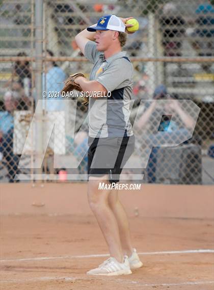 Thumbnail 3 in Pima vs Round Valley (AIA 2A Round 1 Playoff) photogallery.