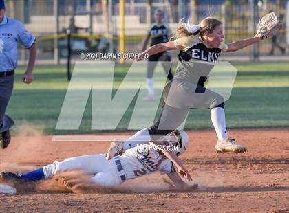 Thumbnail 1 in Pima vs Round Valley (AIA 2A Round 1 Playoff) photogallery.