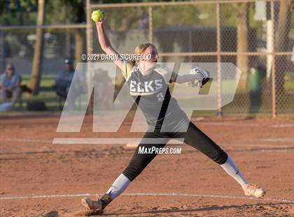 Thumbnail 3 in Pima vs Round Valley (AIA 2A Round 1 Playoff) photogallery.