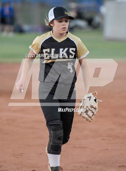 Thumbnail 3 in Pima vs Round Valley (AIA 2A Round 1 Playoff) photogallery.