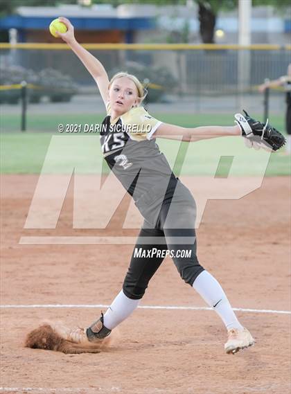 Thumbnail 3 in Pima vs Round Valley (AIA 2A Round 1 Playoff) photogallery.