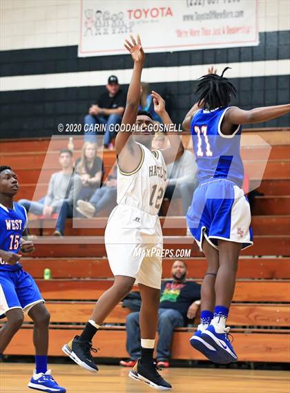 Thumbnail 2 in West Craven @ Havelock (Toyota of New Bern Craven County Holiday Hoops Tournament) photogallery.