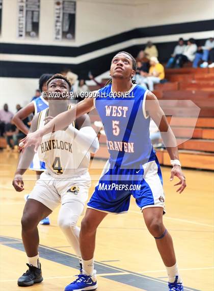 Thumbnail 3 in West Craven @ Havelock (Toyota of New Bern Craven County Holiday Hoops Tournament) photogallery.