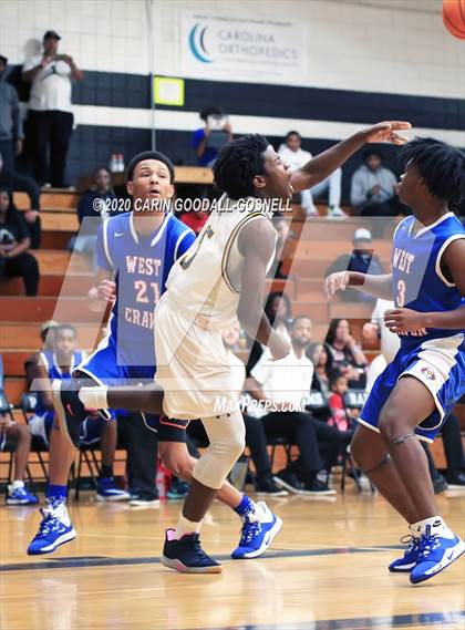 Thumbnail 2 in West Craven @ Havelock (Toyota of New Bern Craven County Holiday Hoops Tournament) photogallery.