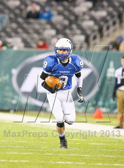 Thumbnail 2 in Ridgewood vs. Montclair (NJSIAA North 1 Group 5 Final) photogallery.