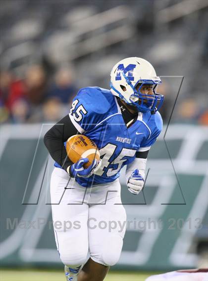 Thumbnail 3 in Ridgewood vs. Montclair (NJSIAA North 1 Group 5 Final) photogallery.