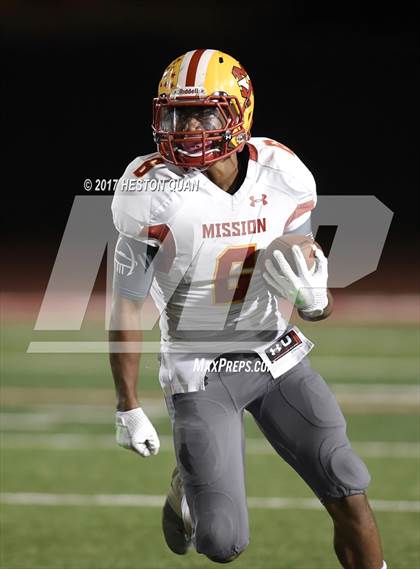 Thumbnail 1 in Mission Viejo vs. Long Beach Poly photogallery.