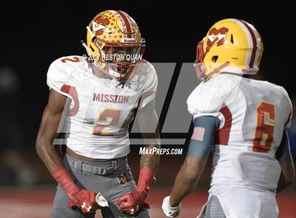 Thumbnail 1 in Mission Viejo vs. Long Beach Poly photogallery.