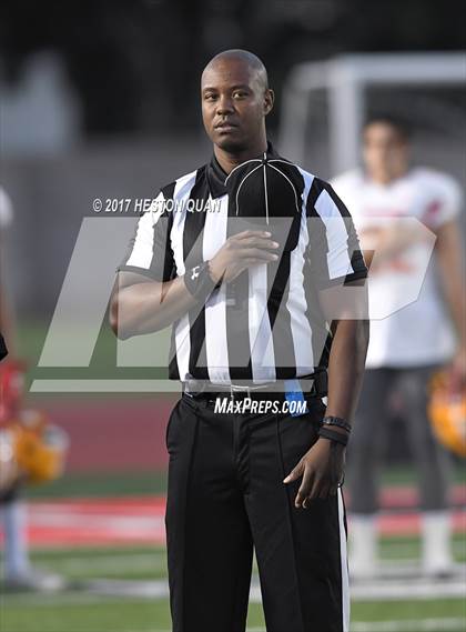 Thumbnail 1 in Mission Viejo vs. Long Beach Poly photogallery.