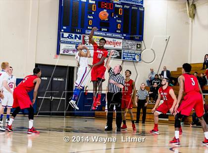 Thumbnail 2 in Holmes vs Conner (Lloyd Memorial Invitational Tournament) photogallery.