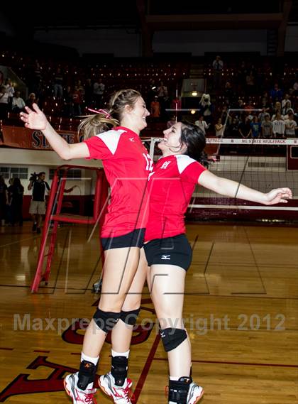 Thumbnail 1 in Hendersonville vs. Raleigh Charter (NCHSAA 1A Final) photogallery.