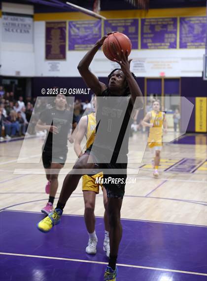 Thumbnail 1 in St. Patrick-St. Vincent @ Middletown (CIF NCS D4 Semifinal) photogallery.
