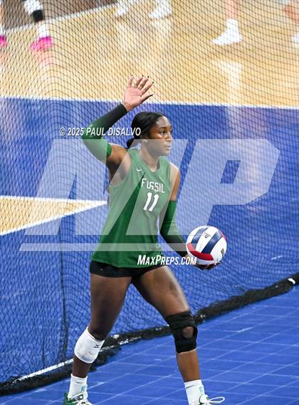 Thumbnail 3 in Fossil Ridge vs. Valor Christian (CHSAA 5A Semi-Final) photogallery.