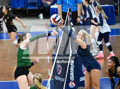 Thumbnail 3 in Fossil Ridge vs. Valor Christian (CHSAA 5A Semi-Final) photogallery.