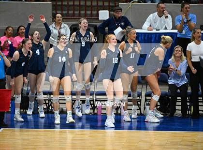 Thumbnail 3 in Fossil Ridge vs. Valor Christian (CHSAA 5A Semi-Final) photogallery.