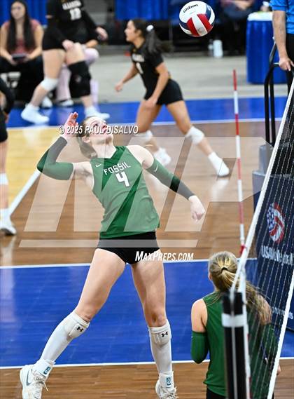 Thumbnail 3 in Fossil Ridge vs. Valor Christian (CHSAA 5A Semi-Final) photogallery.