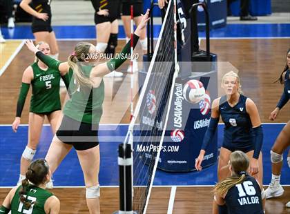 Thumbnail 1 in Fossil Ridge vs. Valor Christian (CHSAA 5A Semi-Final) photogallery.