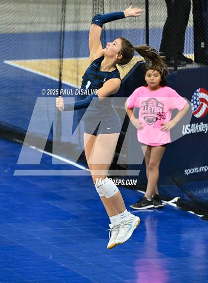 Thumbnail 3 in Fossil Ridge vs. Valor Christian (CHSAA 5A Semi-Final) photogallery.